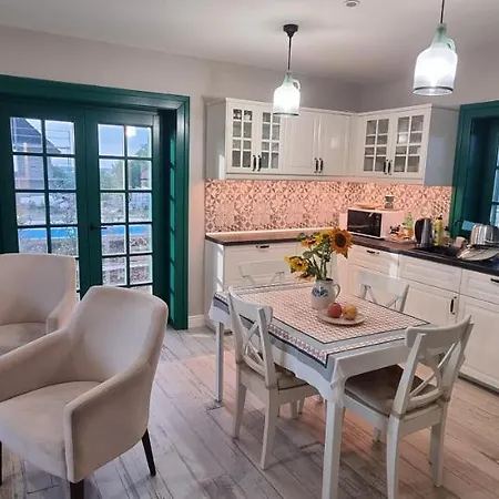 Herczeg-fekete Birtokkoezpont Апартаменты *