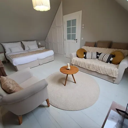 Herczeg-fekete Birtokkoezpont Апартаменты Шимонторня